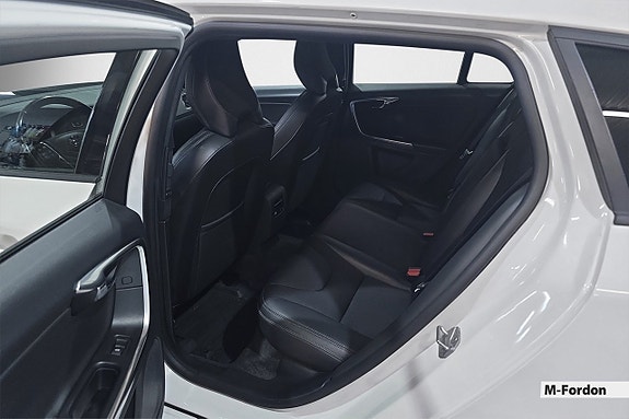 Volvo V60 10 of 18