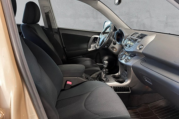 Toyota RAV4 16 of 17