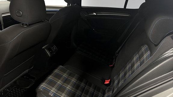 Volkswagen Golf I 13 of 19