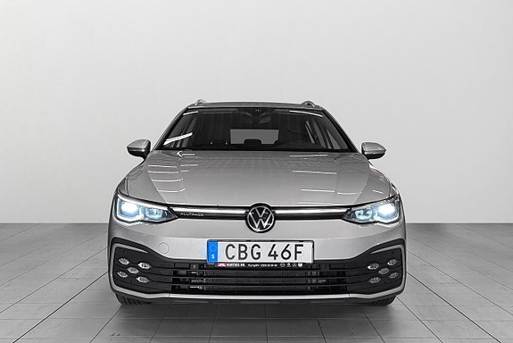 Volkswagen Golf Alltrack 2 of 17