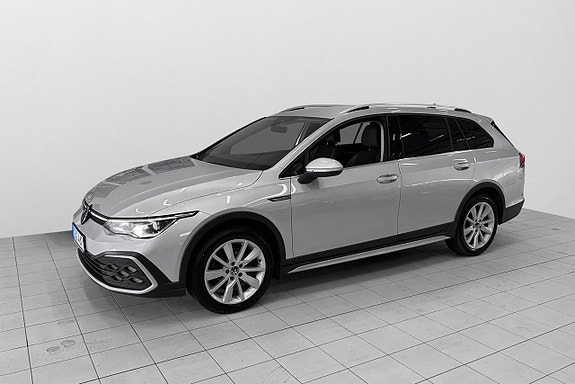 Volkswagen Golf Alltrack 3 of 17