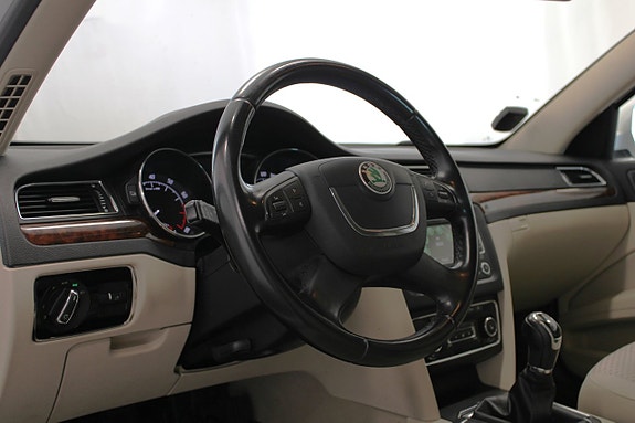 Skoda Superb 8 of 24