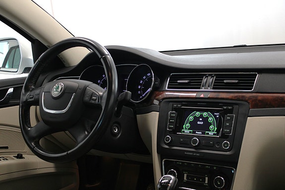 Skoda Superb 14 of 24