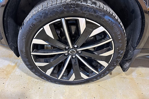Volvo XC90 25 of 30