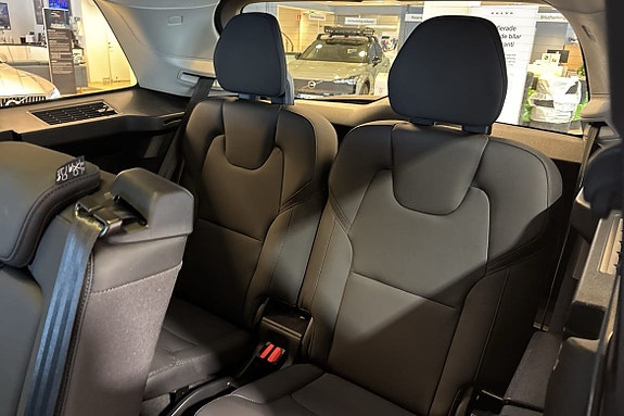 Volvo XC90 28 of 30
