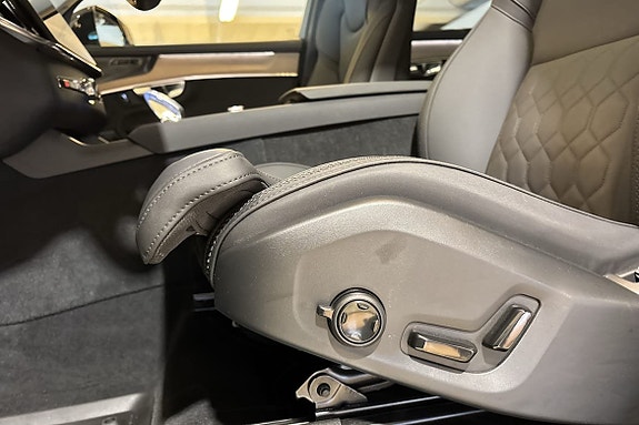 Volvo XC90 23 of 30