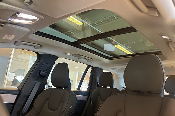 Volvo XC90 22 of 30