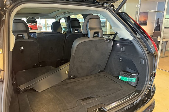 Volvo XC90 15 of 30