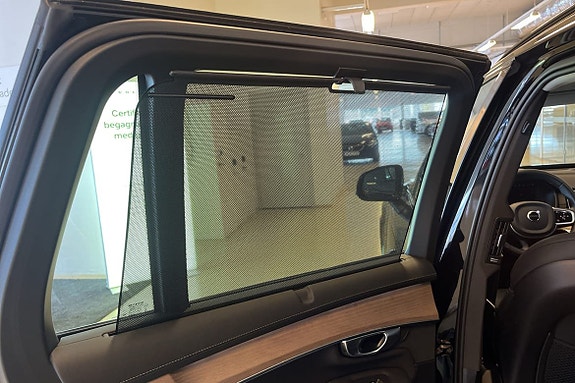 Volvo XC90 13 of 30