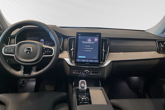 Volvo XC90 9 of 30