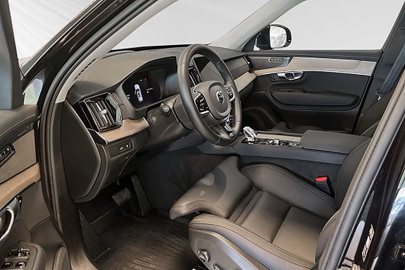 Volvo XC90 7 of 30