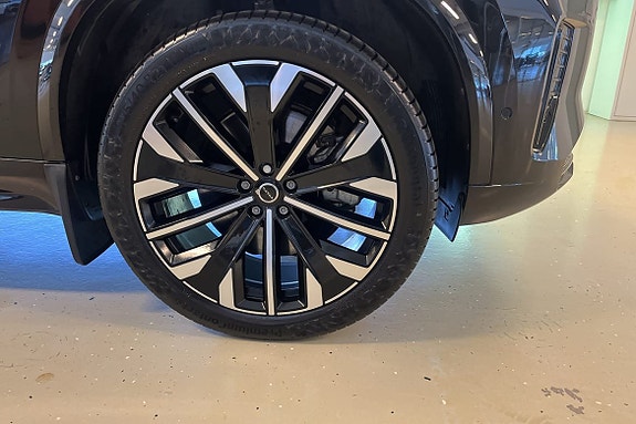 Volvo XC90 12 of 30