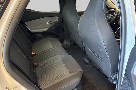 Ford Explorer 5 of 8