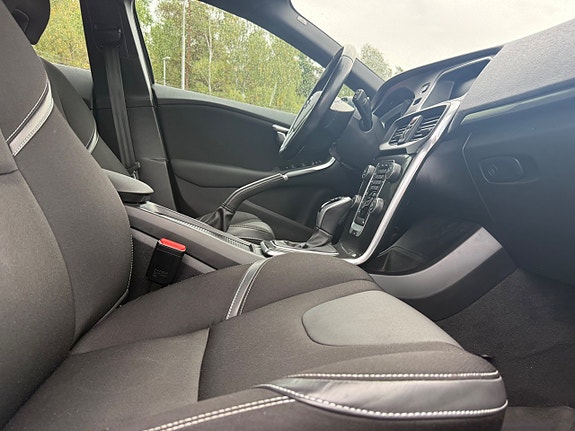 Volvo V40 12 of 18