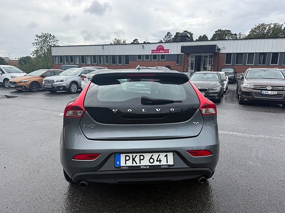 Volvo V40 7 of 18