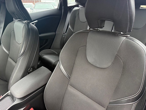 Volvo V40 11 of 18