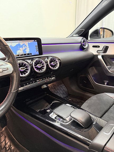 Mercedes-Benz CLA220 9 of 15