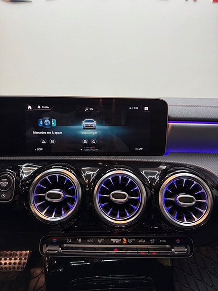 Mercedes-Benz CLA220 13 of 15