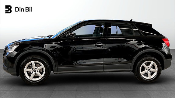 Audi Q2 2 of 15