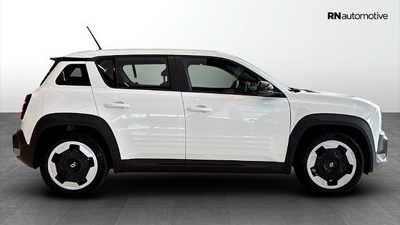 Renault 4 E-Tech 6 of 18