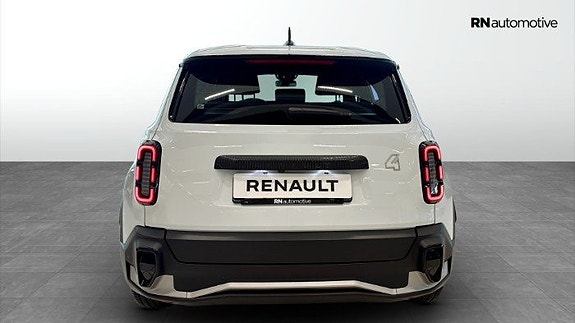 Renault 4 E-Tech 8 of 18