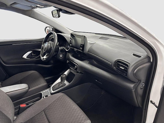 Toyota Yaris 10 of 13