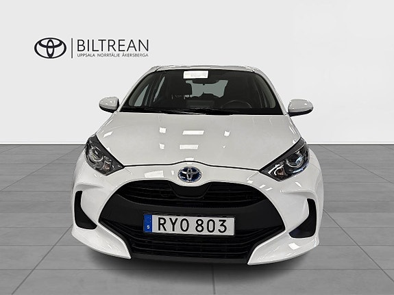 Toyota Yaris 9 of 13