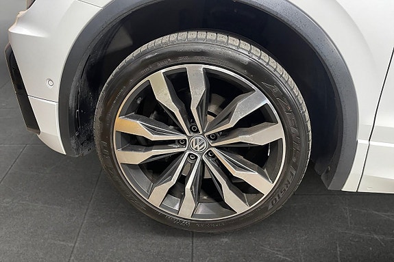 Volkswagen Tiguan Allspace 16 of 17