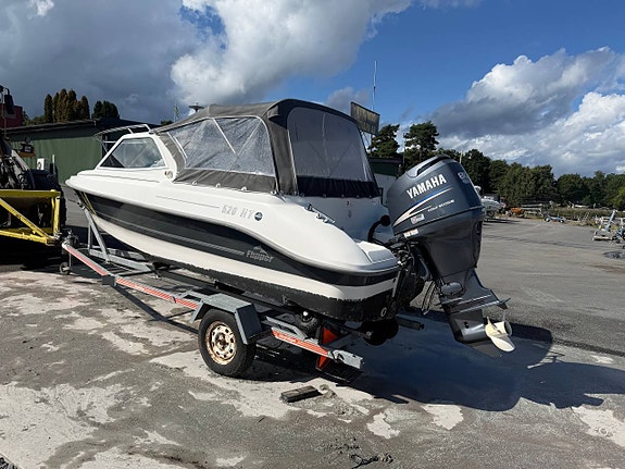 Flipper 520 HT + Yamaha F80 (2008) 3 of 8