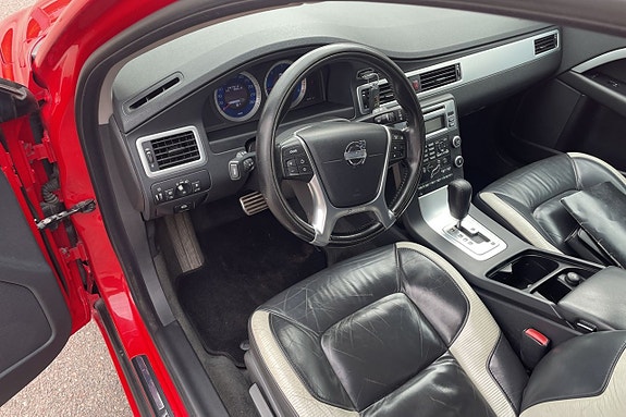 Volvo V70 7 of 16
