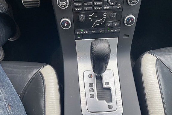 Volvo V70 12 of 16