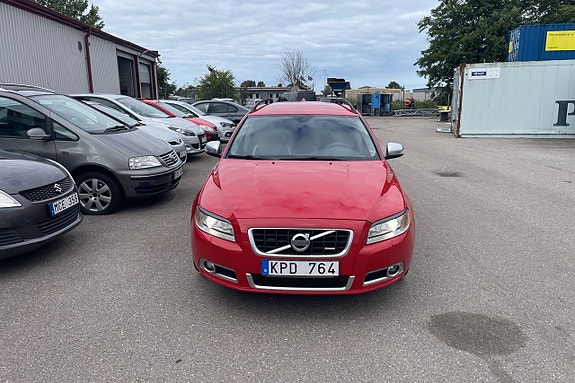 Volvo V70 2 of 16