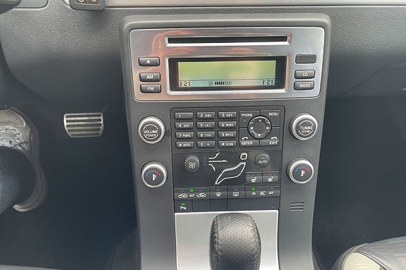Volvo V70 10 of 16