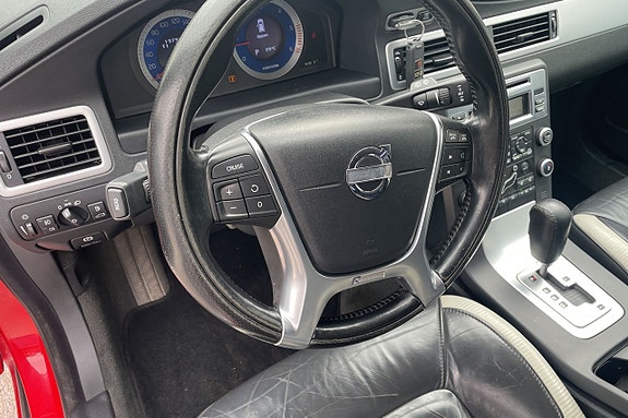 Volvo V70 8 of 16