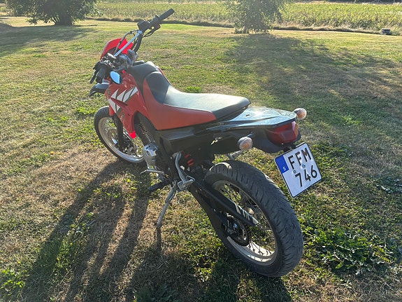 Yamaha XT125R 6 of 6