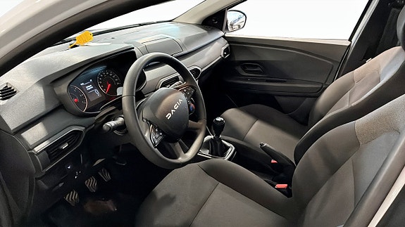 Dacia Sandero 8 of 15
