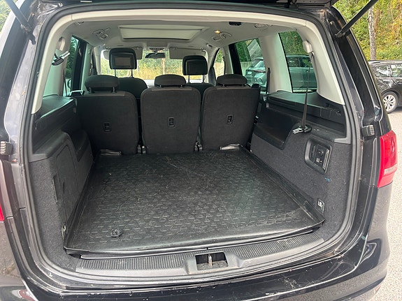 Volkswagen Sharan 8 of 8