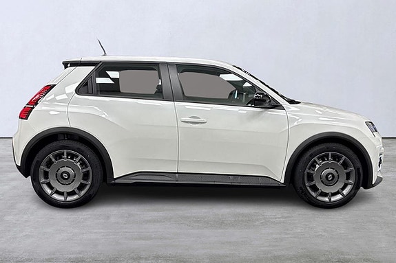 Renault 5 E-Tech 2 of 7
