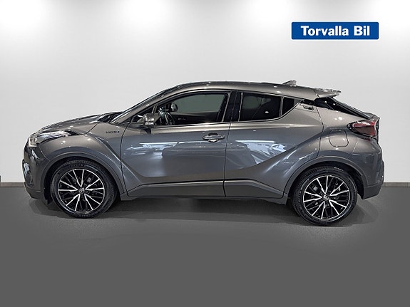 Toyota C-HR 4 of 13