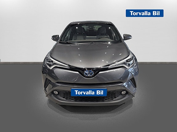 Toyota C-HR 2 of 13