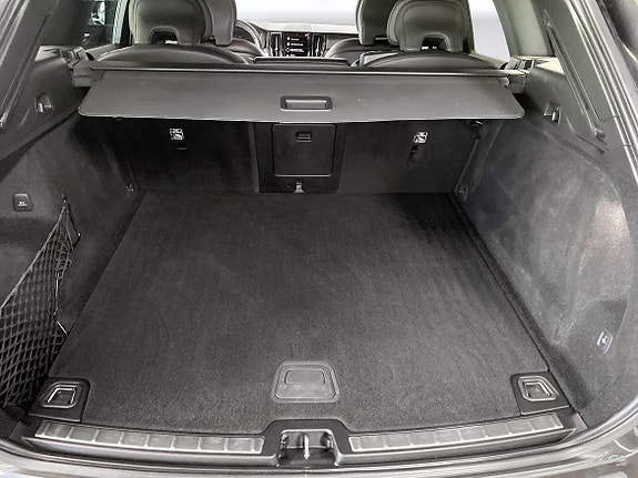 Volvo XC60 10 of 13