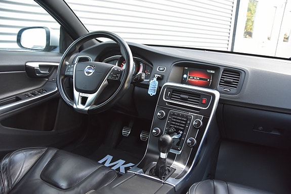 Volvo V60 14 of 18