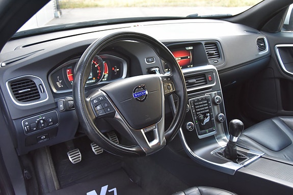 Volvo V60 15 of 18