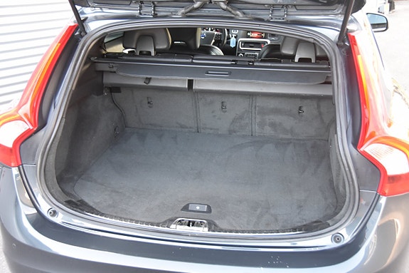 Volvo V60 9 of 18