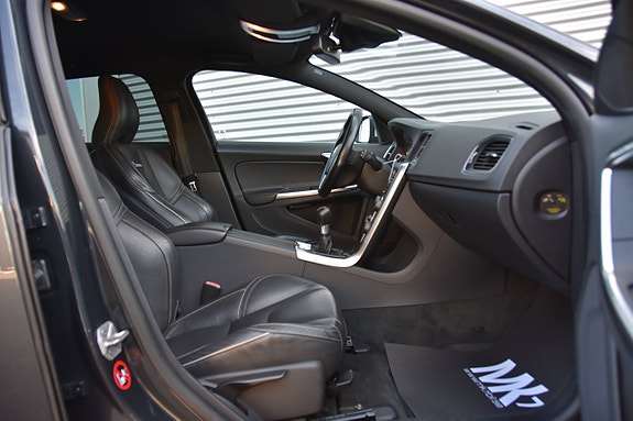 Volvo V60 11 of 18