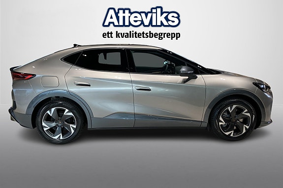 Cupra Tavascan 2 of 11