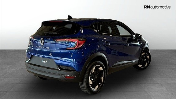 Renault Captur 3 of 24