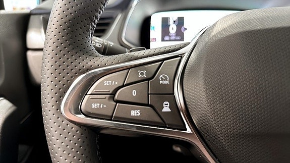 Renault Captur 15 of 24
