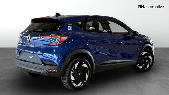 Renault Captur 3 of 24