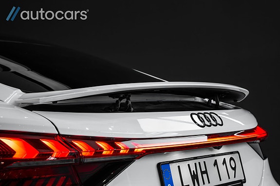 Audi e-tron GT 16 of 30